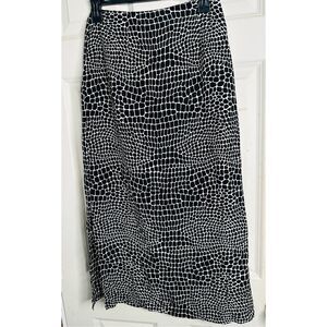 Moda Int’L NWT Black and White Pencil Silk Skirt size 10